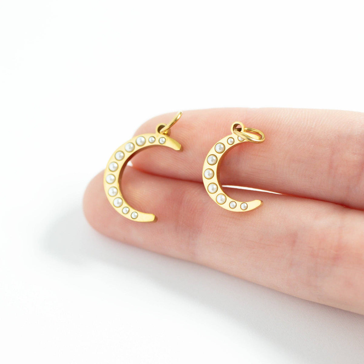 18K Gold PVD Stainless Steel Pearl Beaded Moon Charm: Stainless / 15mm