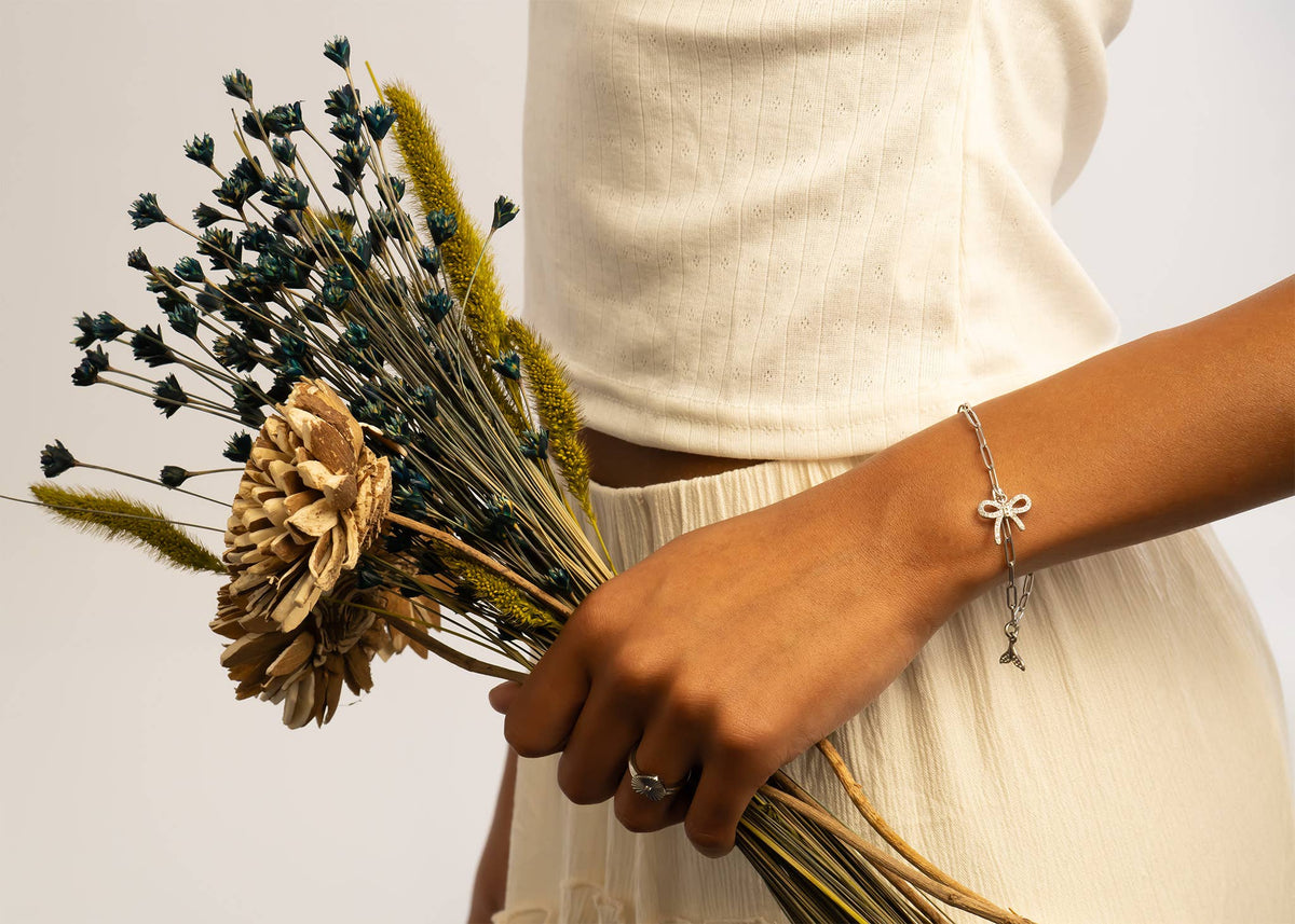 Stainless Steel Paperclip Chain Bracelet: Gold / 7"